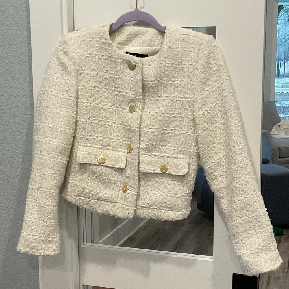 Classic Ivory Tweed Cropped Blazer with Gold Buttons